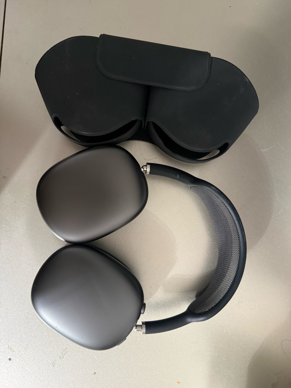 Apple AirPods Max Headphones - Space Gray with Smart Case